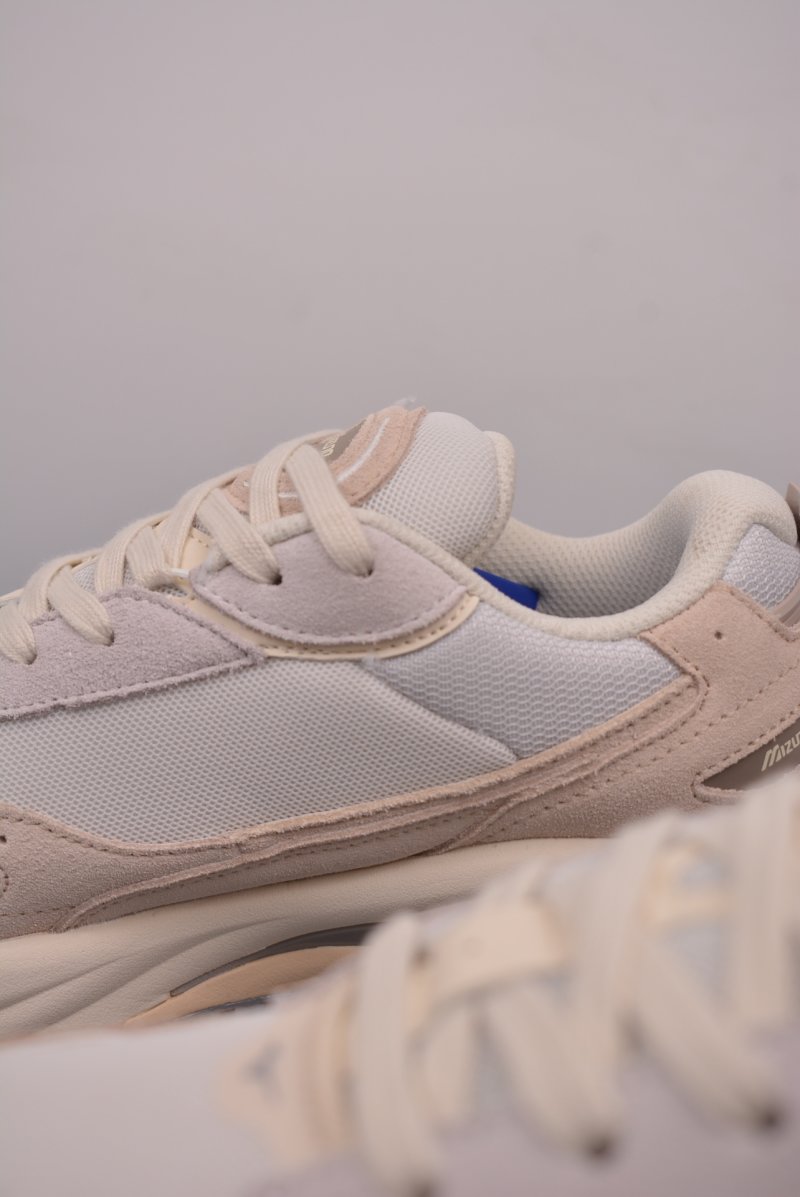 Mizuno Wave Rider Beta view