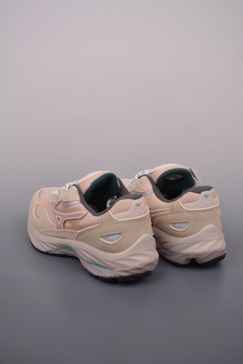 Mizuno Wave Rider Beta view