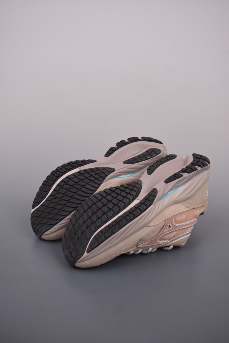 Mizuno Wave Rider Beta view
