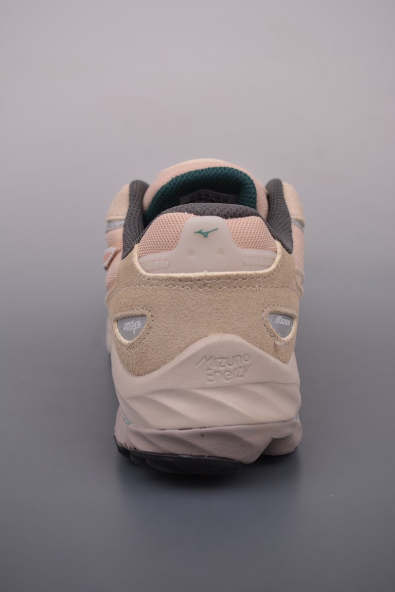 Mizuno Wave Rider Beta view