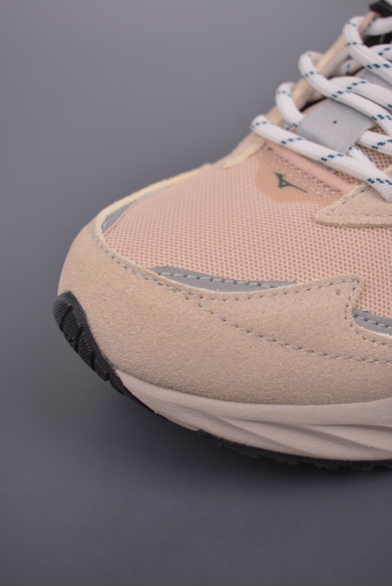Mizuno Wave Rider Beta view