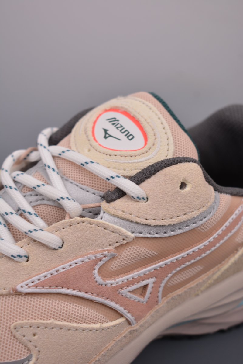 Mizuno Wave Rider Beta view