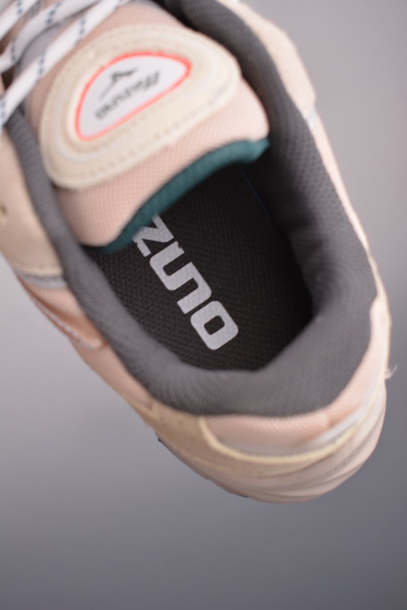 Mizuno Wave Rider Beta view