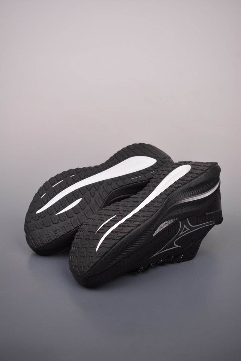 Mizuno Wave Rider Beta view