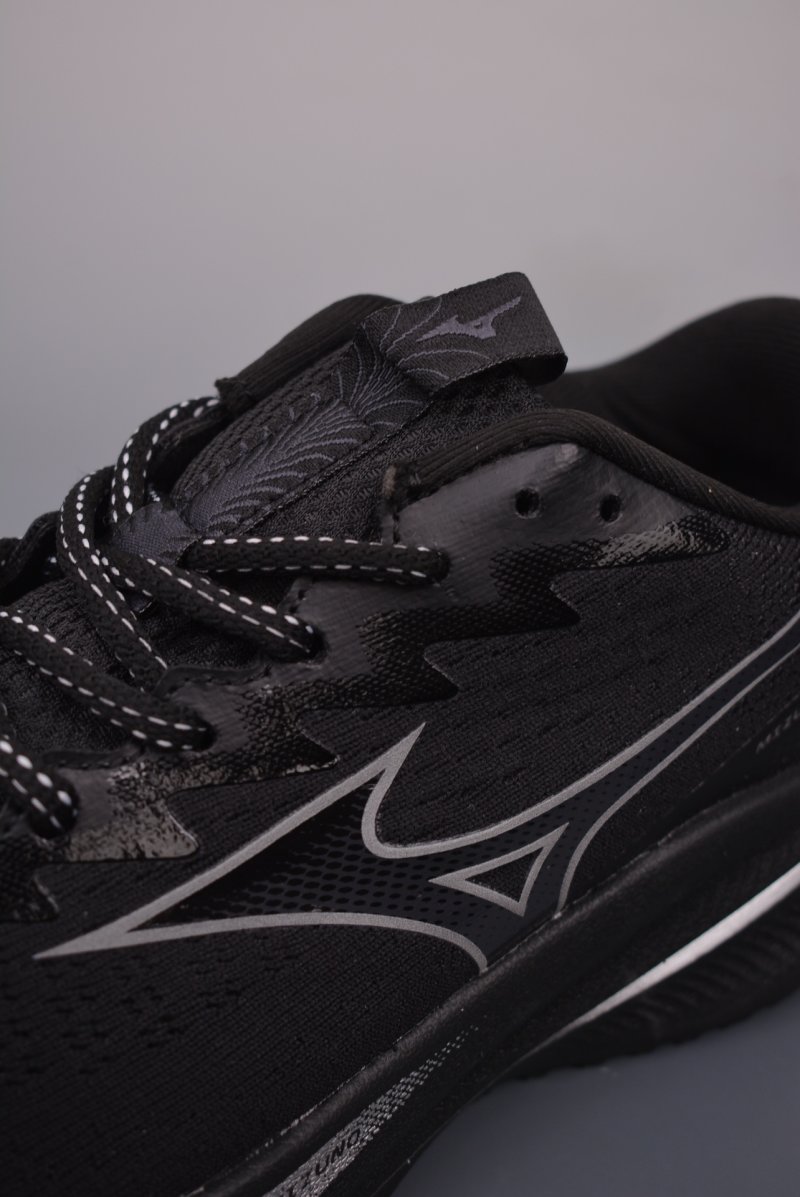 Mizuno Wave Rider Beta view