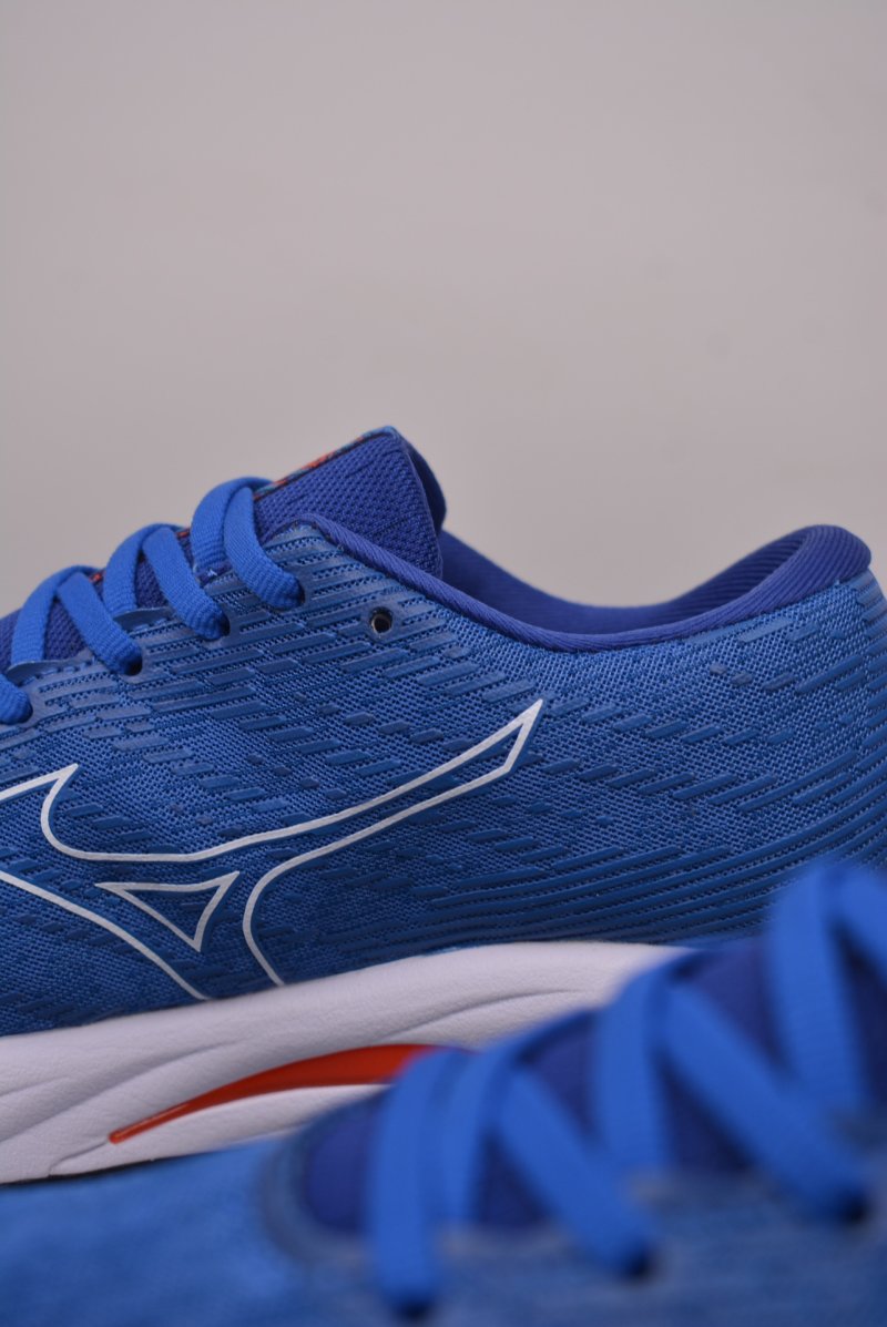 Mizuno Wave Rider 26 view