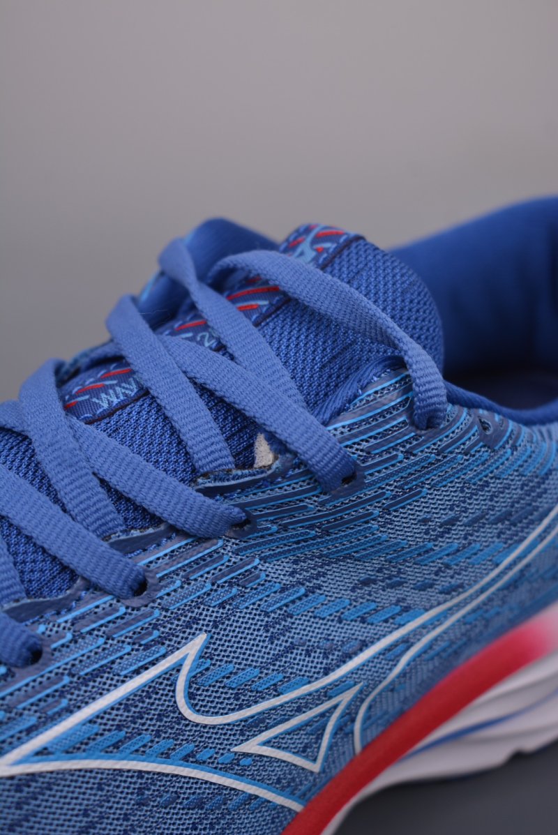Mizuno Wave Rider 26 view