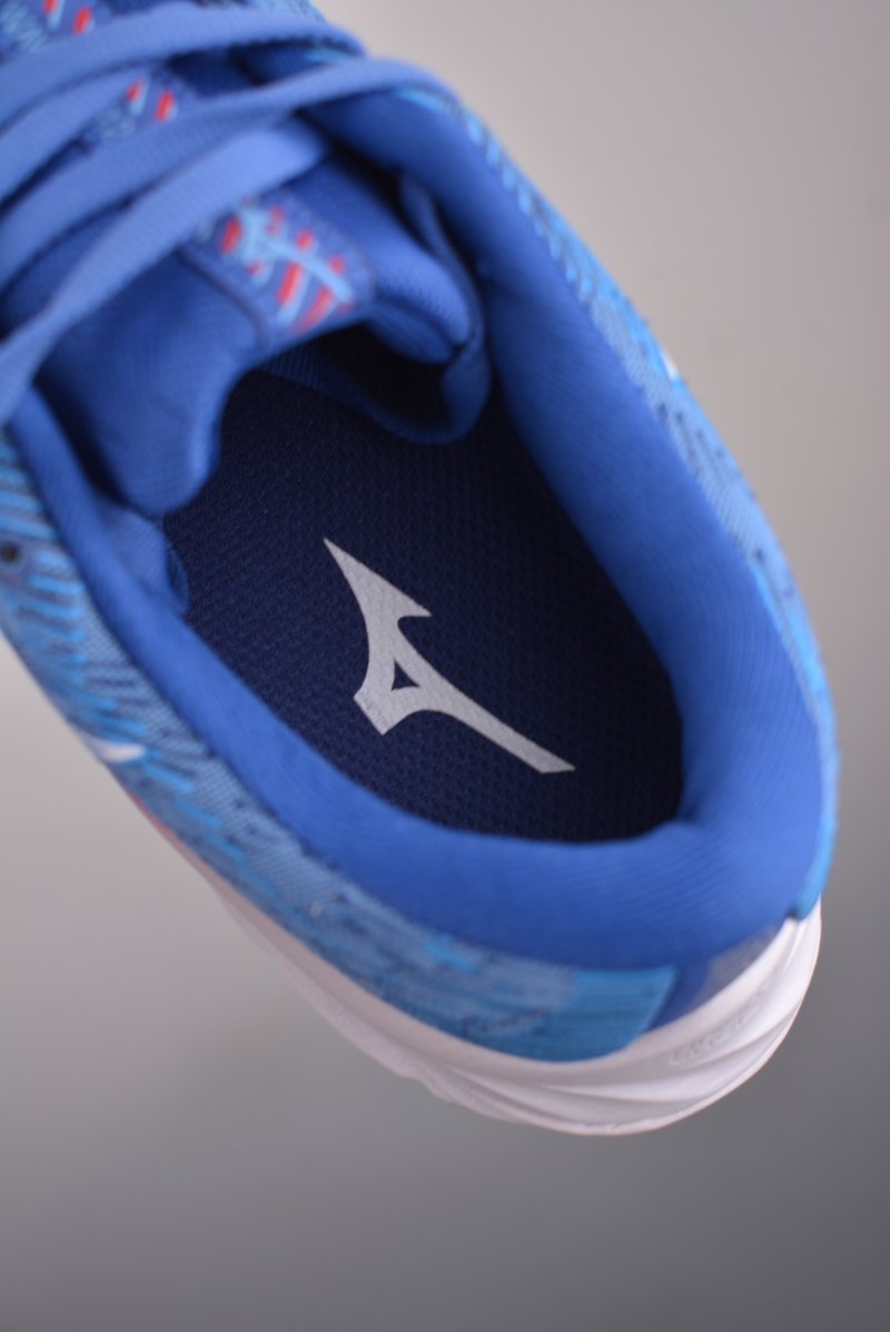 Mizuno Wave Rider 26 view
