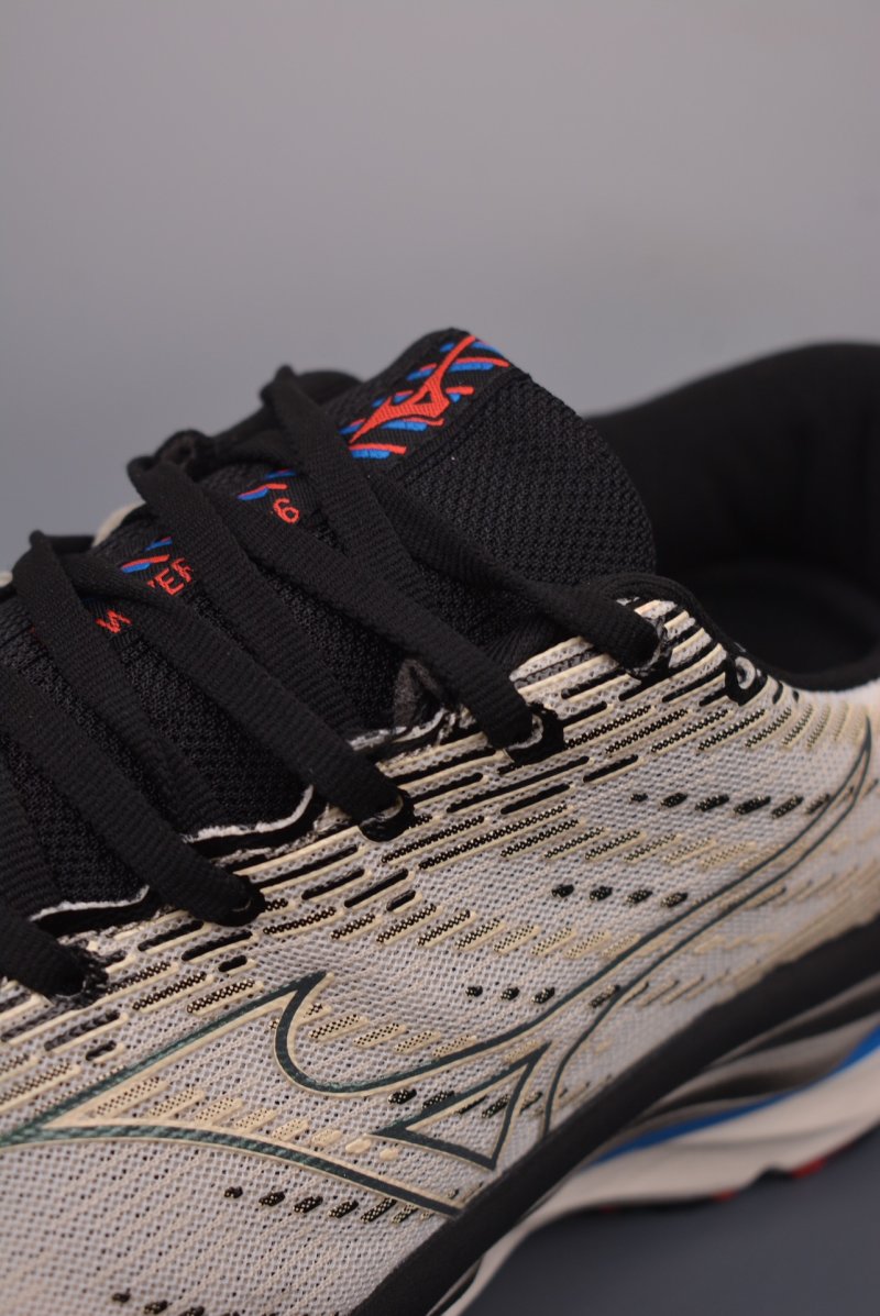 Mizuno Wave Rider 26 view