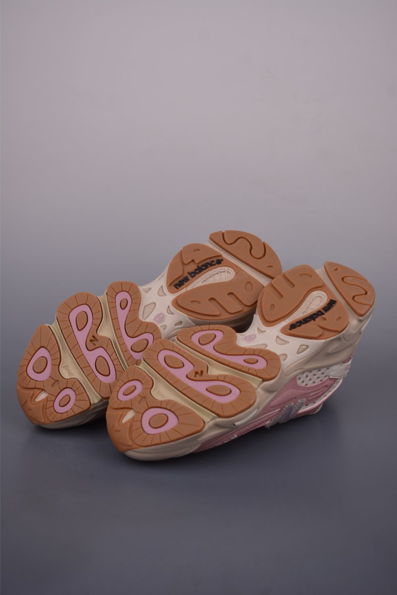 New Balance M1000 view