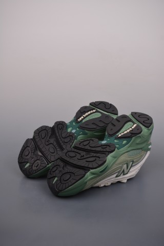 New Balance M1000 view 3