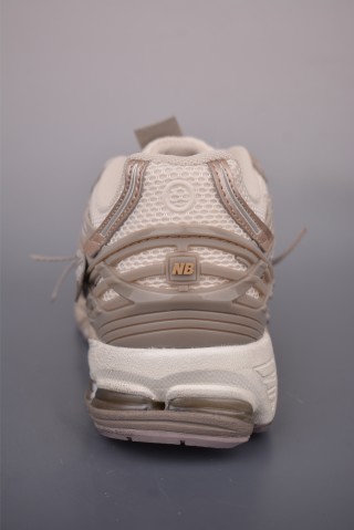 New Balance M1906 view 4