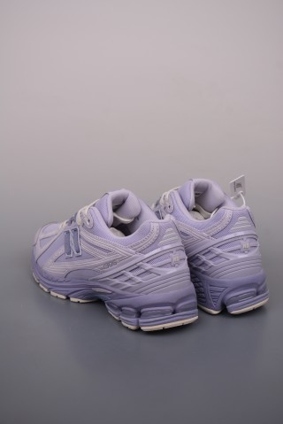 New Balance M1906 view 2