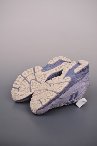 New Balance M1906 view 3