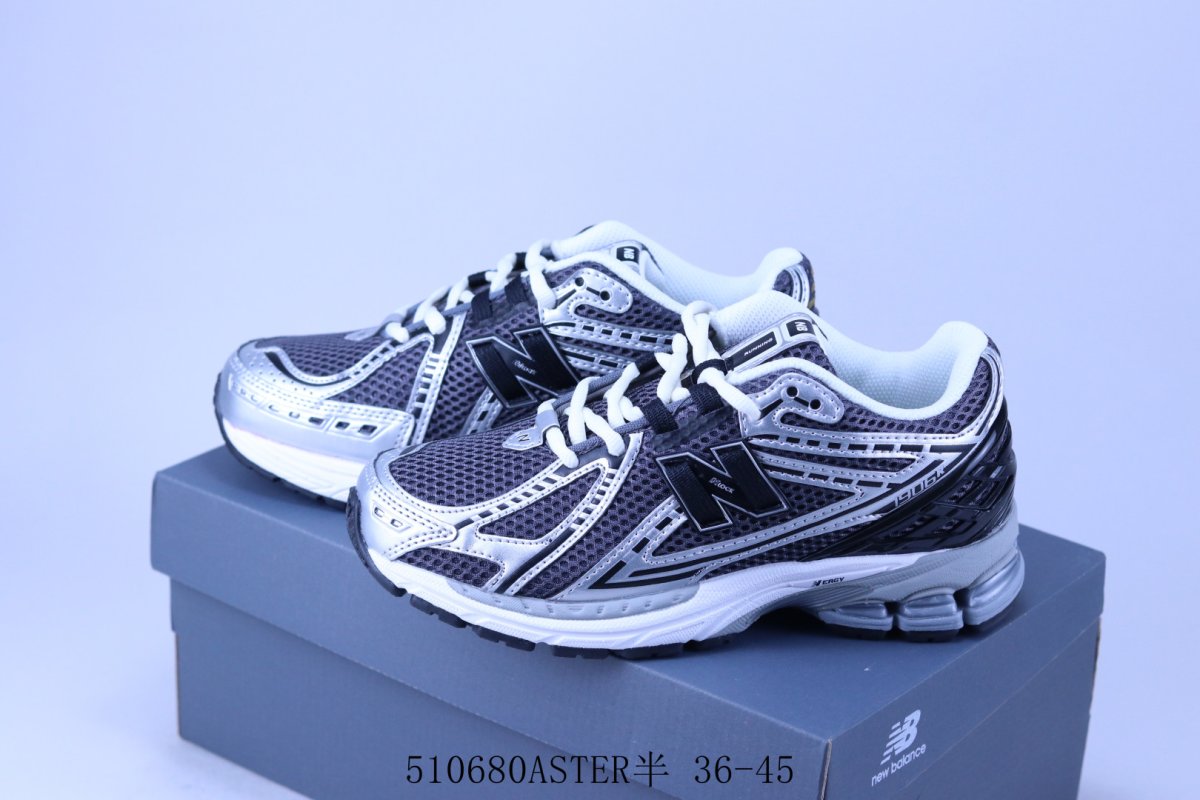 New Balance M1906 view