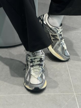 New Balance M1906 view 4