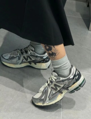 New Balance M1906 view 5