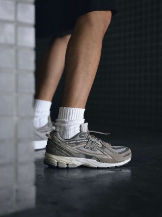New Balance M1906 view 4