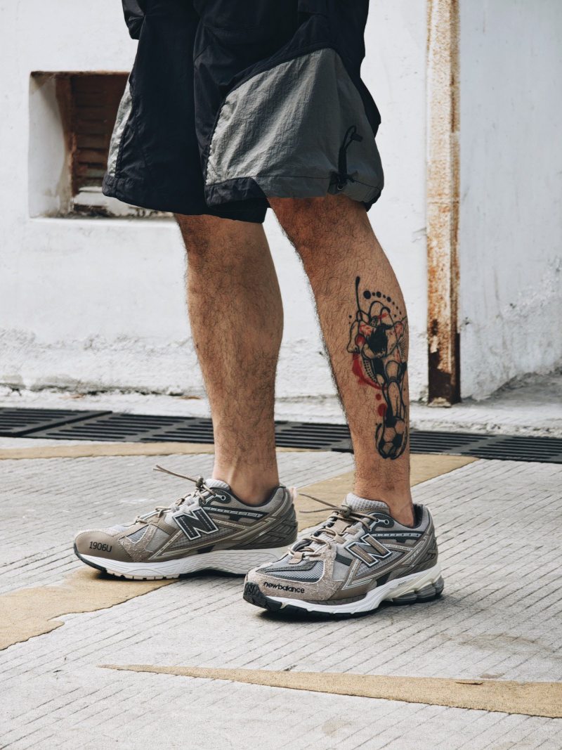 New Balance M1906 view
