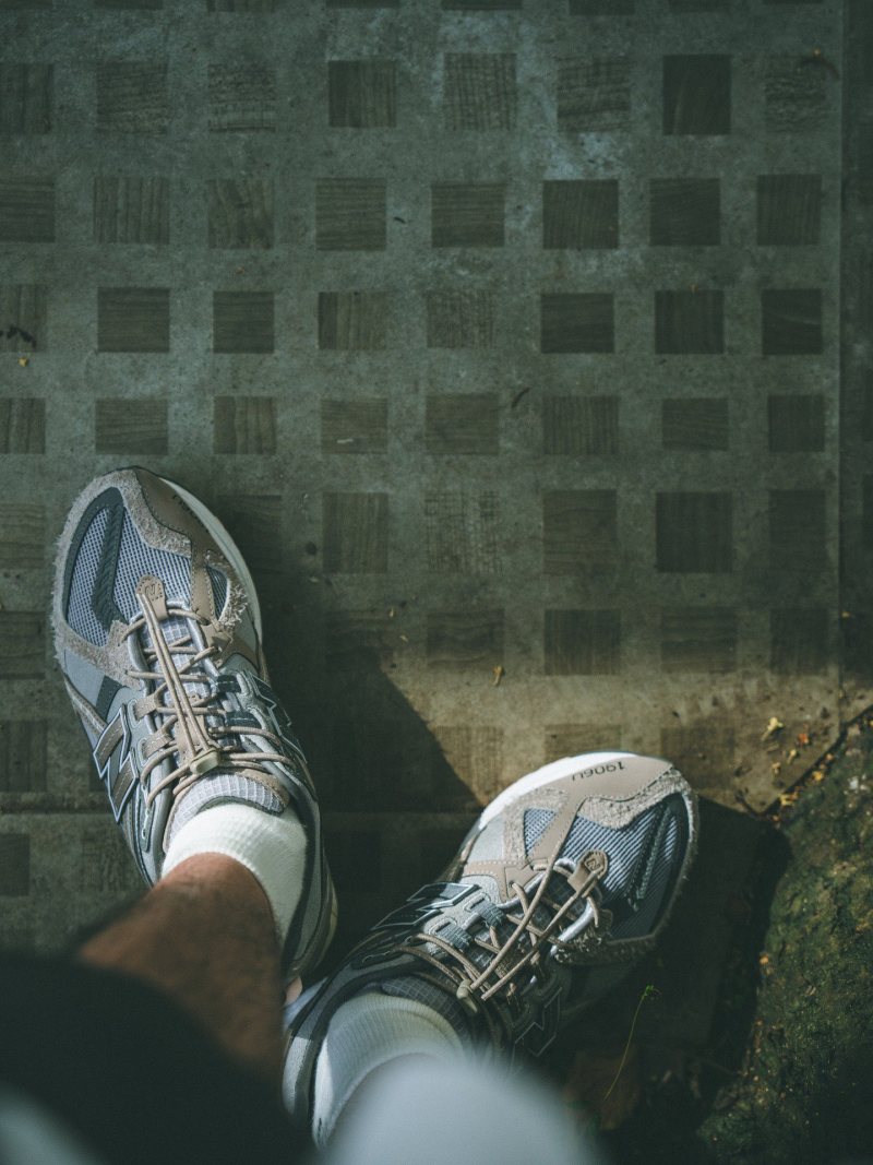 New Balance M1906 view