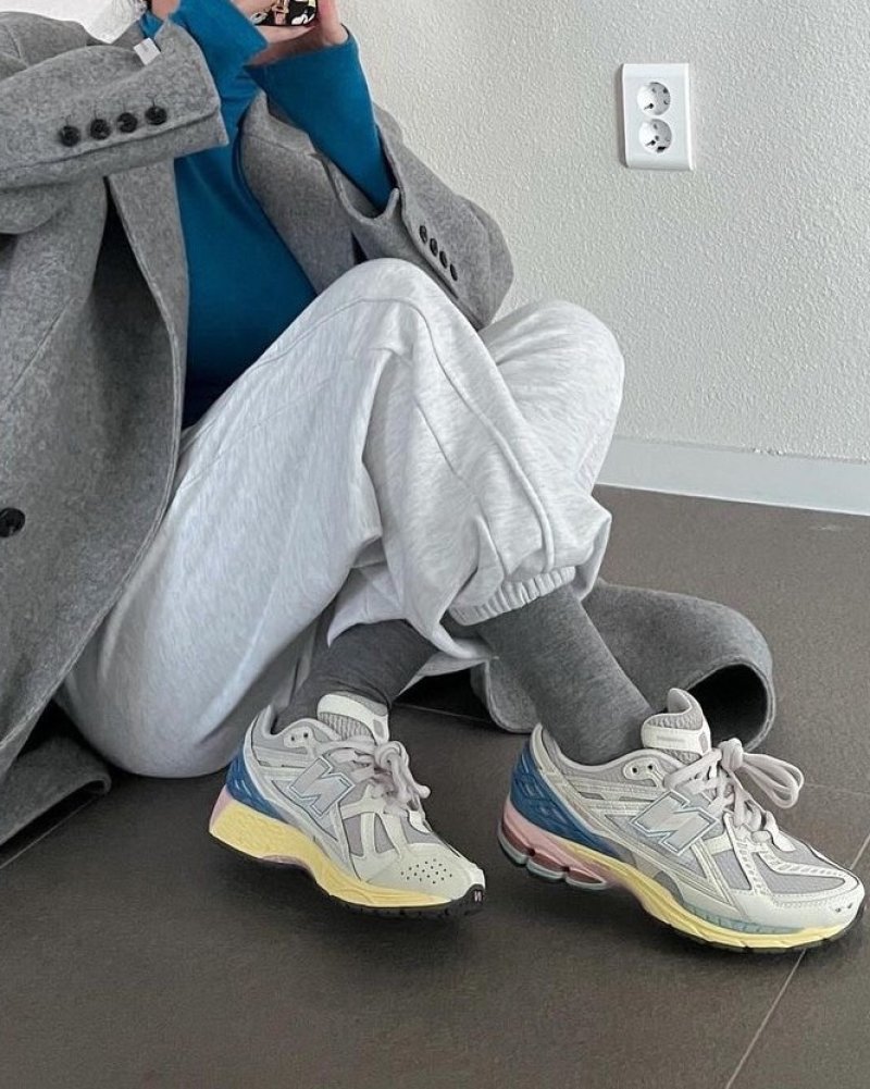 New Balance M1906