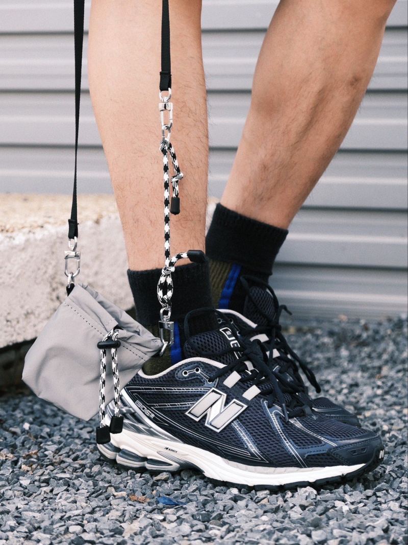 New Balance M1906 view