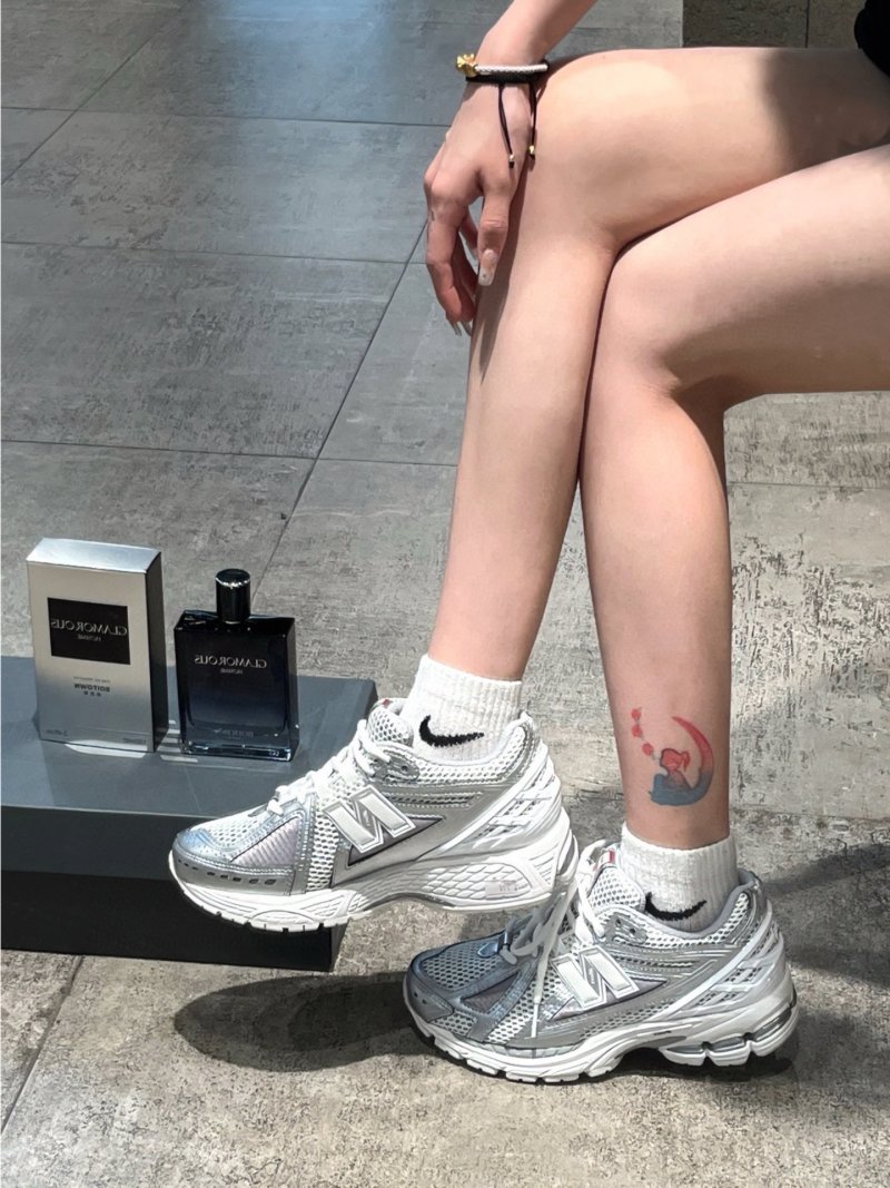 New Balance M1906
