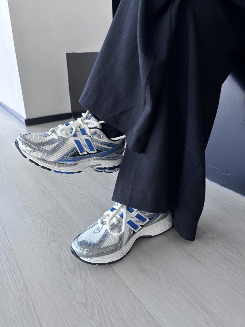 New Balance M1906