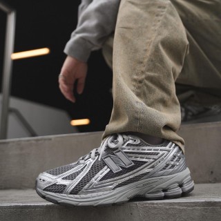 New Balance M1906 view 4