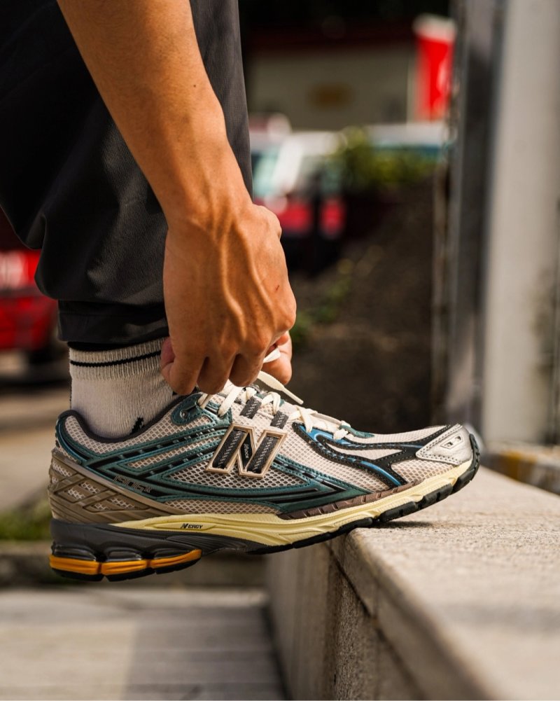 New Balance M1906