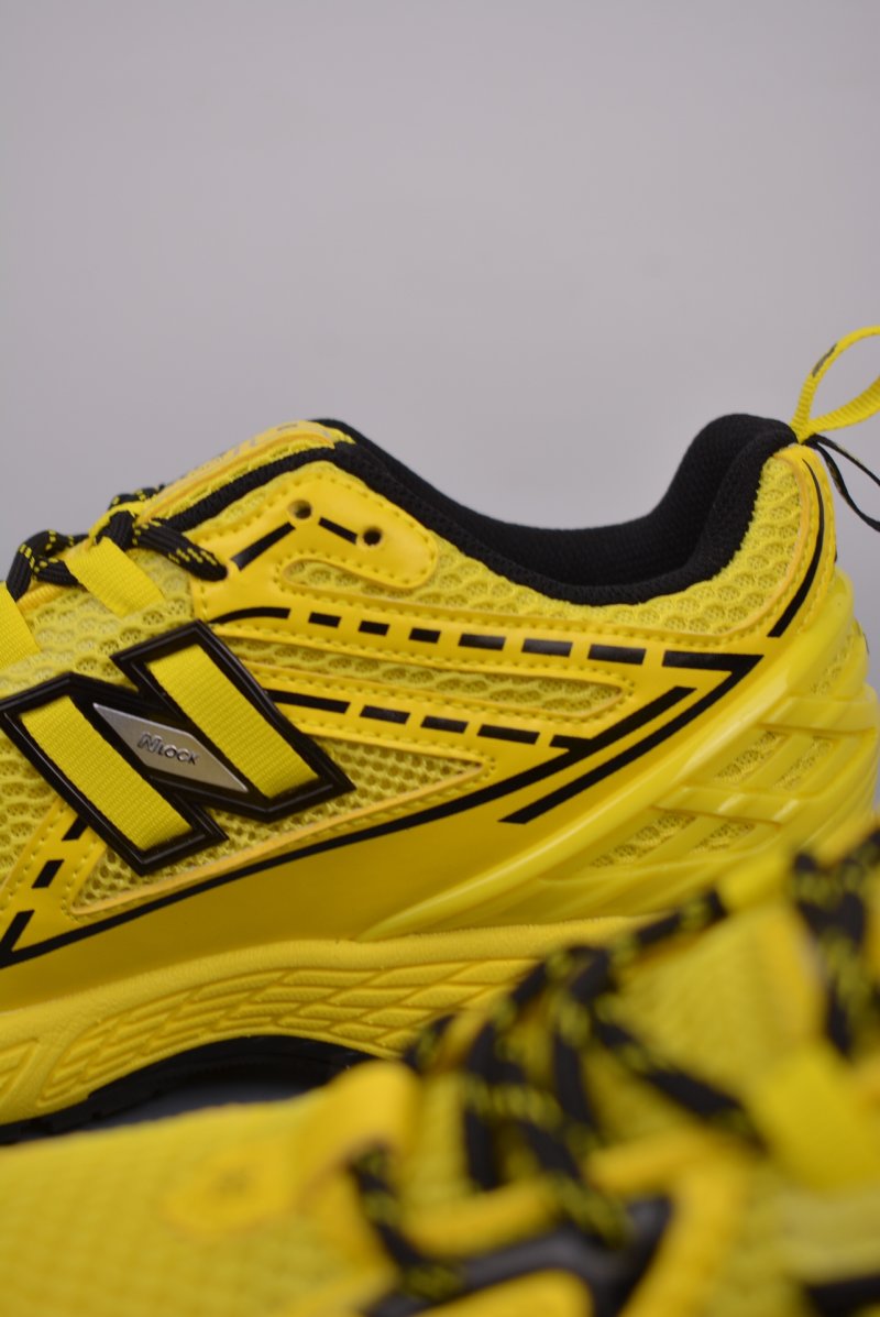 New Balance M1906 view
