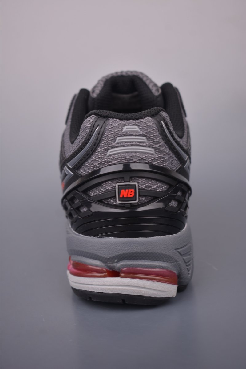 New Balance M1906 view