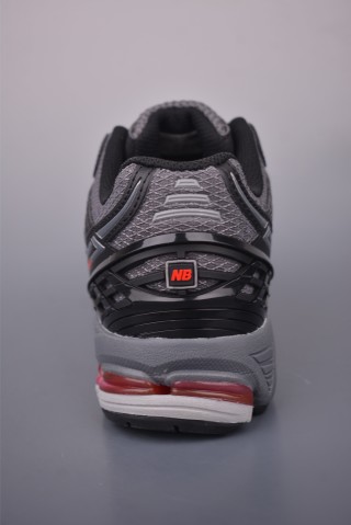New Balance M1906 view 4