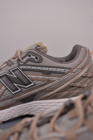 New Balance M1906 view 8