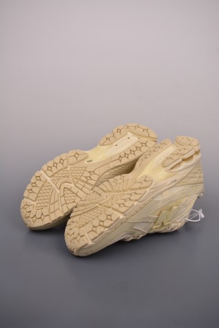New Balance M1906 view 3