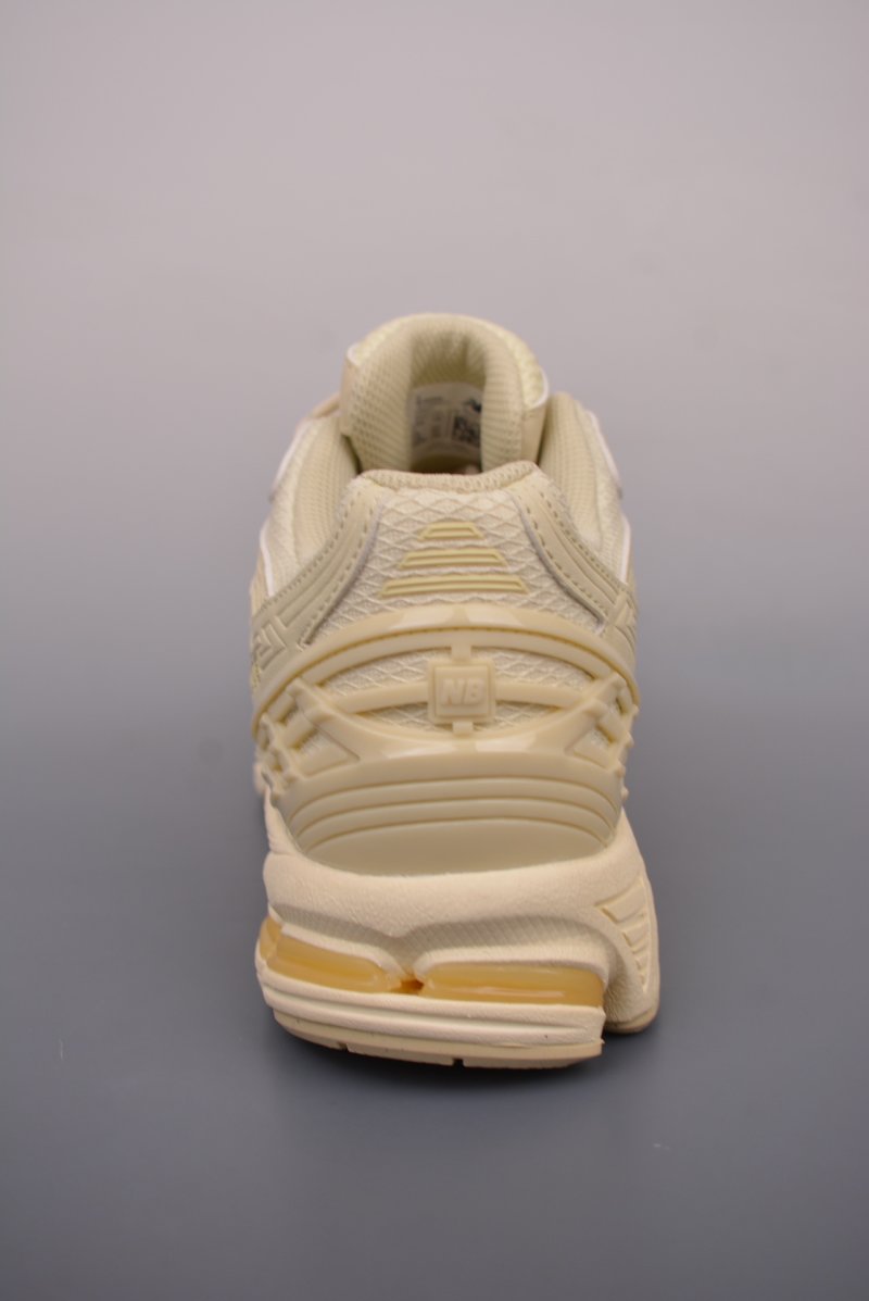 New Balance M1906 view