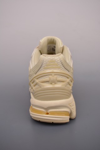 New Balance M1906 view 4