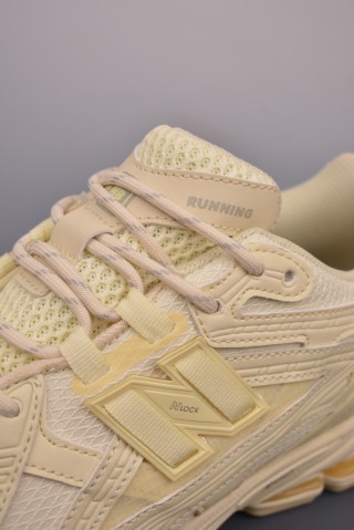 New Balance M1906 view 7