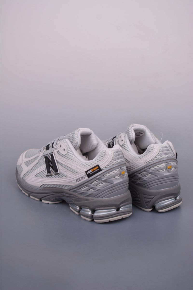 New Balance M1906 view