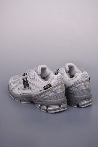 New Balance M1906 view 2
