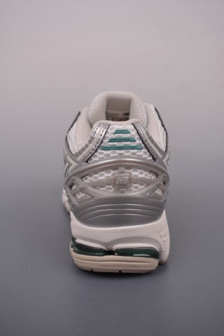 New Balance M1906 view 4