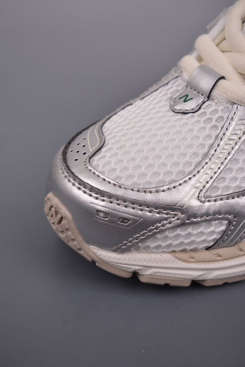 New Balance M1906 view