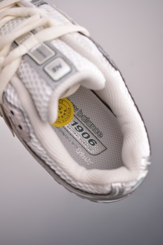 New Balance M1906 view 9