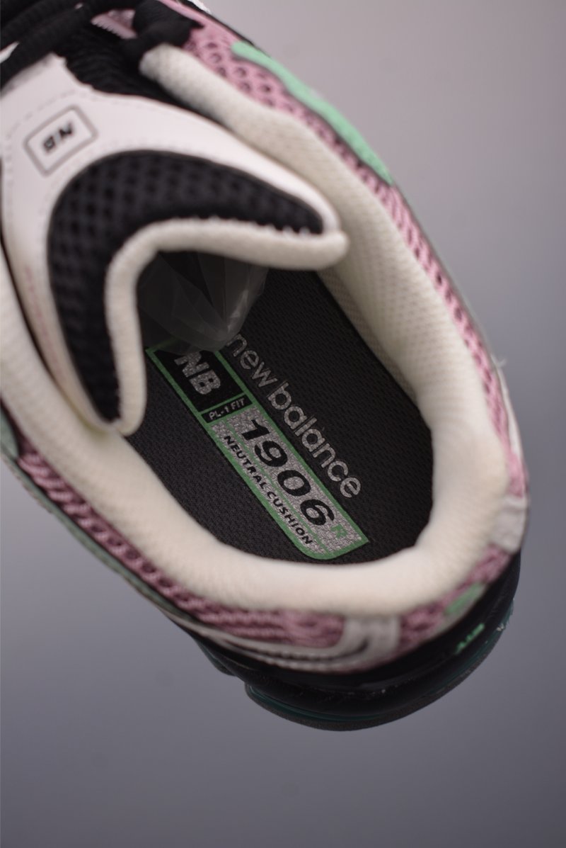 New Balance M1906 view