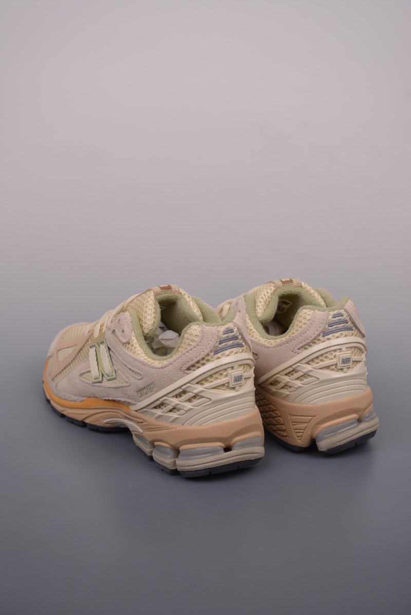 New Balance M1906 view