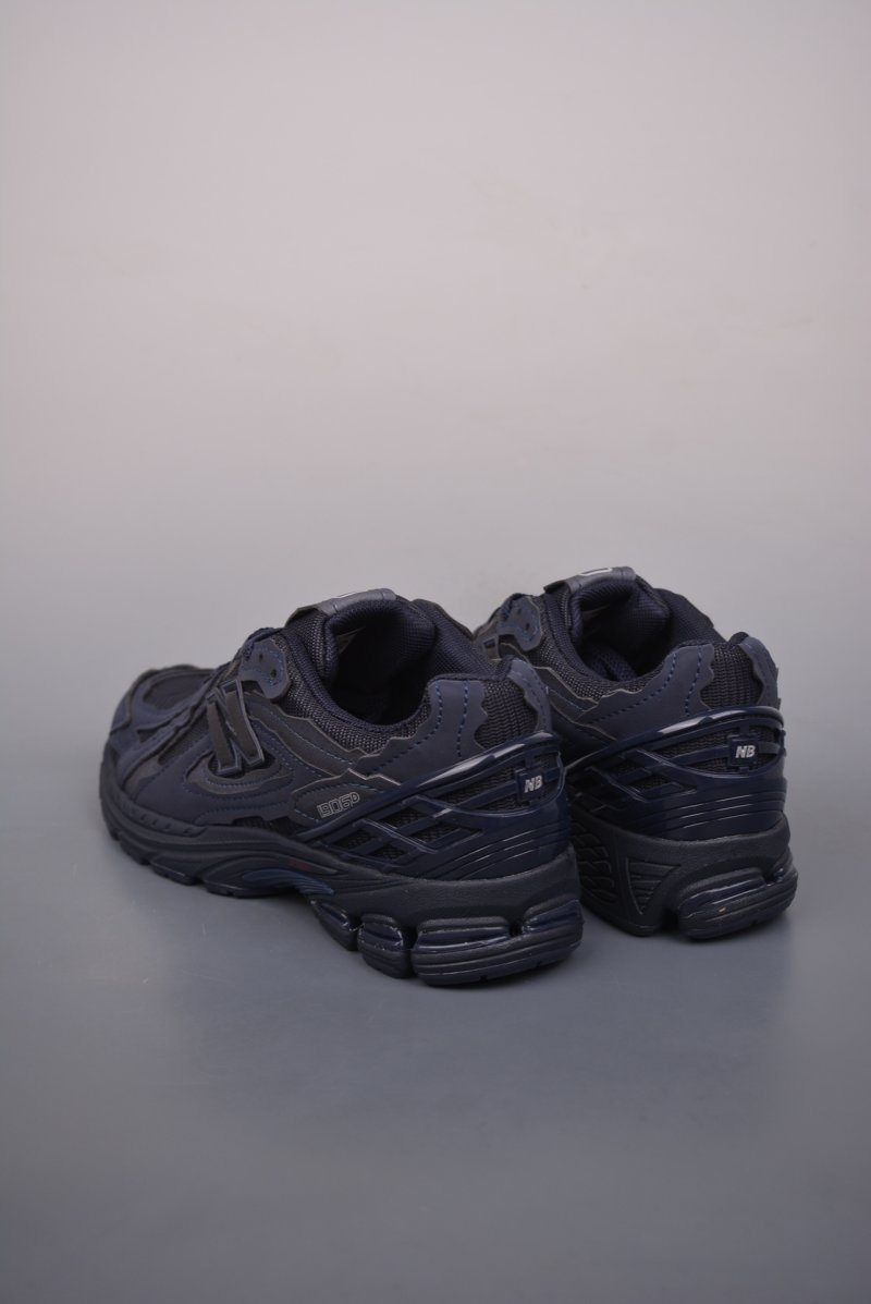 New Balance M1906 view