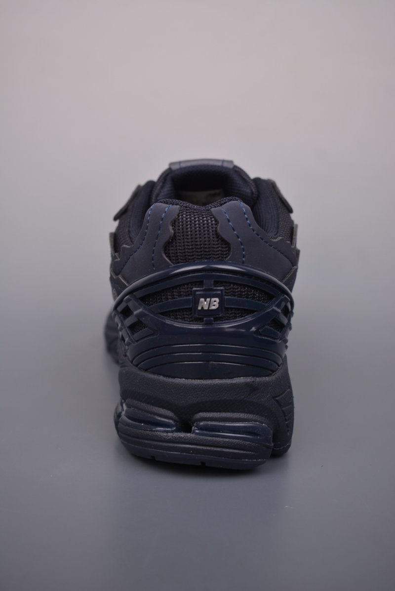 New Balance M1906 view