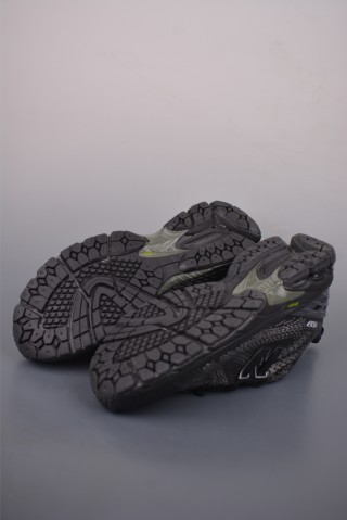 New Balance M1906 view 3