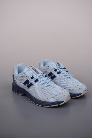 New Balance M1906 view 1