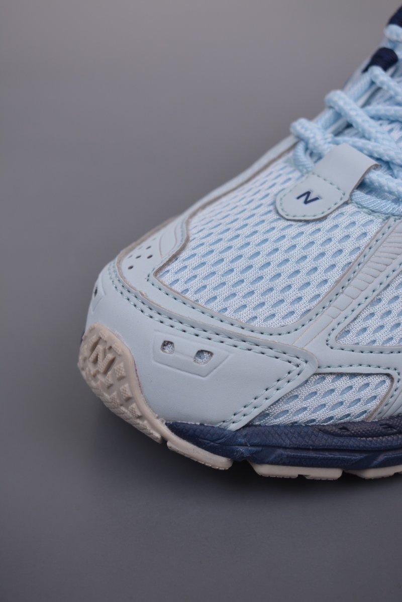 New Balance M1906 view